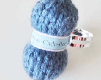 Ring of dark blue yarn (customizable)