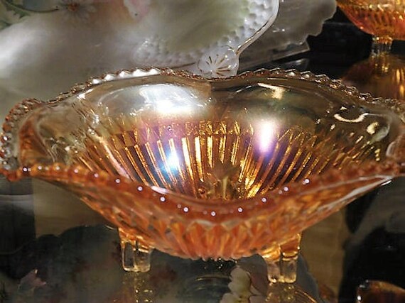 Vintage Carnival Glass Bowl / Jeannette Glass