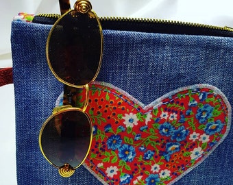 Coin purse, clutch, wristlet, vintage fabric, heart applique, Made in Australia, Handmade