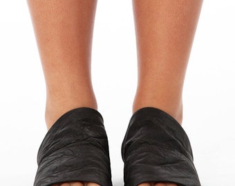 Black Crinkle Leather Slides