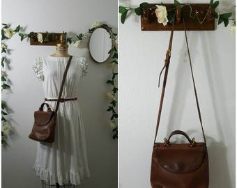 Vintage COACH British Tan Brown Distressed Top Handle Adjustable Strap Crossbody Shoulder Preppy Festival Boho Chic Hipster 4158 Purse
