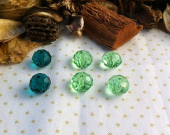 6 beads emerald green and green, 10 x 8 mm faceted Crystal