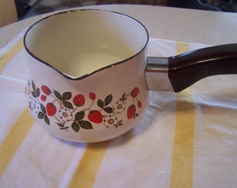 Vintage Enamel Pot, Farmhouse kitchen