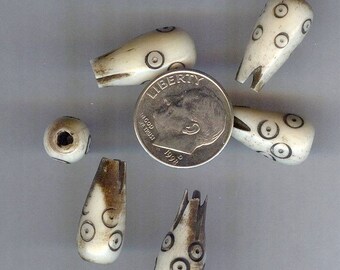 Beautiful Unusual Antiqued Handcarved Bone 4 point Teardrop Beads 20mm 6 pcs