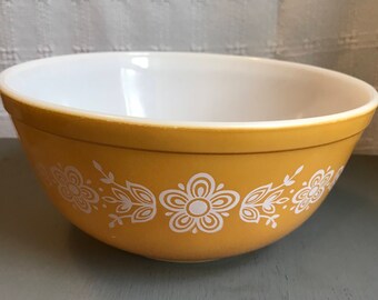 Butterfly Gold Pyrex mixing bowl