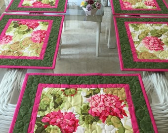 Quilted Placemats, Botanical Placemats, Floral Placemats, Geraniums Placemats, Table Linens, Sold in sets of 4, Quilted Place Mats,