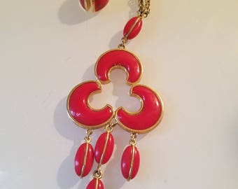 FREE SHIPPING Lucite Abstract Necklace