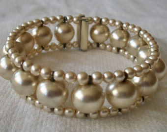 Pearl Expansion Bracelet- Faux 1960's