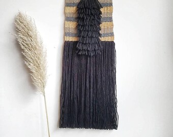 Modern wallhanging 'Madame noire'
