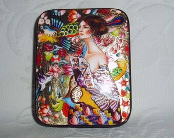 Russian small Lacquer box Art Deco " Lady with a fan " by G. Klimt Hand Painted