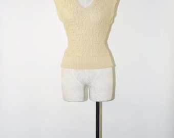 1970s cropped sweater / 70s cream cable knit vest / vintage tan sleeveless jersey