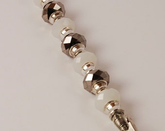 Bracelet helper