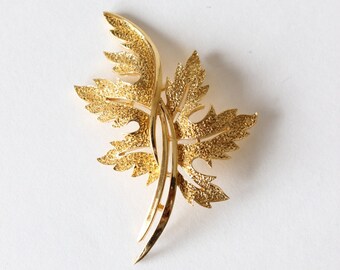 Vintage Goldtone Leaves Trifari Brooch