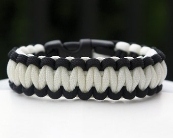550 Paracord Survival Bracelet Cobra - Black and White