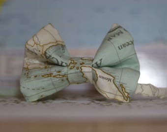 World map bowtie dog collar / dog collar