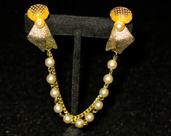 Multi-chain Pearl Sweater, Cloak or Cape Clasp Gold Tone