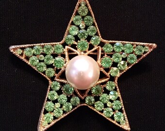 Rhinestone & Faux Pearl Star Brooch / Pin