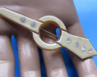 Deco Style Hat Pin Vintage Brooch Celluloid Pin Butter Tone Butterscotch Color Arrow Design