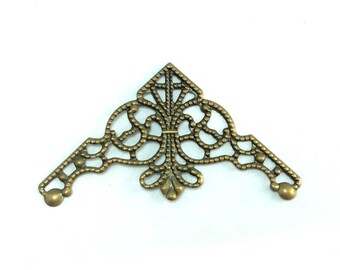 20 Filigree Corner Components Antique Brass Plated 35840