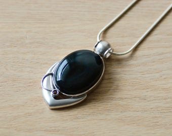 Onyx Pendant // Onyx // Onyx Necklace // Black Onyx Pendant // Black Onyx Necklace // Sterling Silver // Garnet