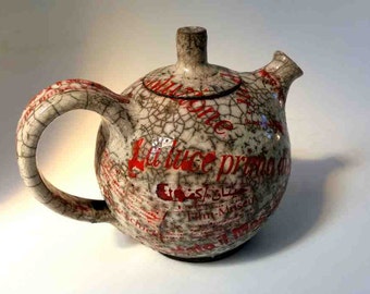 Teekanne Raku / italienische Schrift