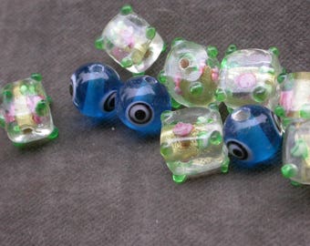 set of 8 glass beads round and cube lampwork flower is