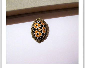 Brooch vintage blue and white gingham "skewer me" fabric