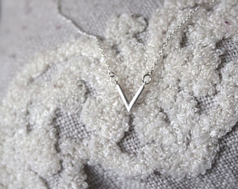 V' Bar Necklace // dainty sterling silver necklace // statement necklace //