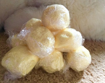 Lemon scented bath bombs