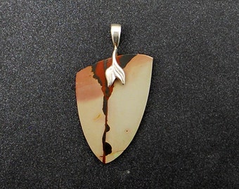 Indian Paint gemstone pendant with a Sterling silver Bail