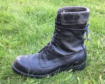 Vintage Combat Boots - Size 8.5 Mens - Cove Shoe Company - Distressed - Black Leather Boots - Lace Up - 90s Grunge - 1996 - Made in USA -