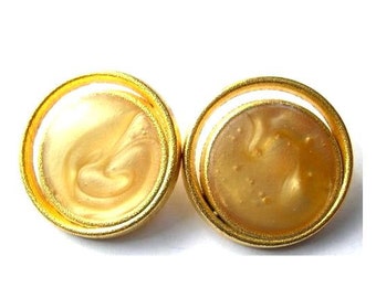 6 Vintage metal buttons gold color metal with cream plastic trim, 23mm