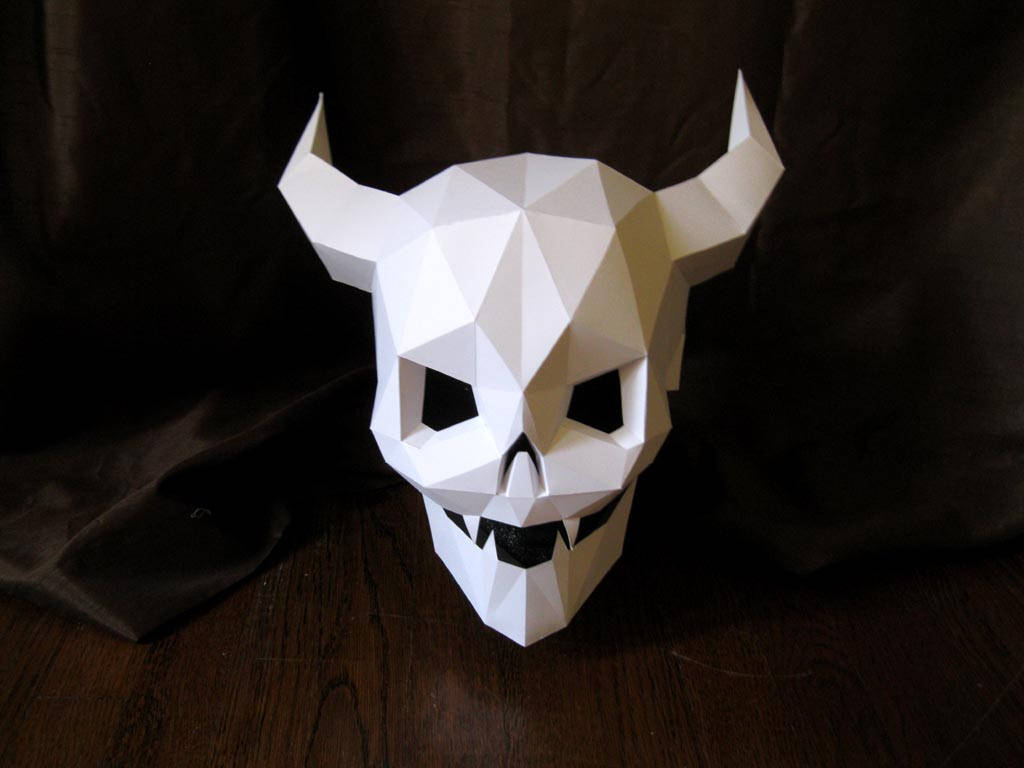 Видео маски бумаги. Необычные маски из бумаги. Маска череп из бумаги. Маска черепа из картона.