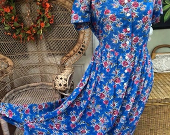 Pretty Vintage 1990's St Micheal Marks & Spencer Blue Lightwieght Floral Summer/Tea Dress