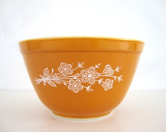 Pyrex Mixing Bowl Nesting Butterfly Gold 401 Small 1970s