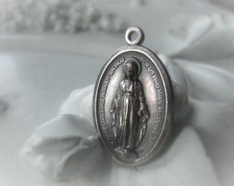 Blessed Virgin Mary Medal Religious Charm Item No. 1037 8278
