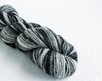 Lace Yarn Wool, Aade long gradient wool yarn, Gradient white black yarn for shawls and lace knitting, Yarn for knitting, Gradient Yarn