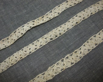 Vintage Ivory Crocheted Shell Inset Lace