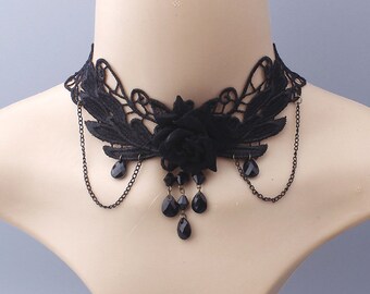 Very fashionable this lace necklace Pearl and pink fabric