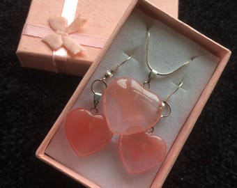 Pink agate stone loveheart necklace with matching earrings