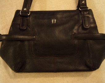 vintage Etienne Aigner purse,black leather,multi compartment,soft leather purse,vintage accessories,classic purse,gold trim