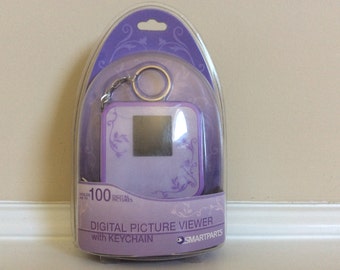 A Digital Picture Viewer with a Keychain, Smartparts.