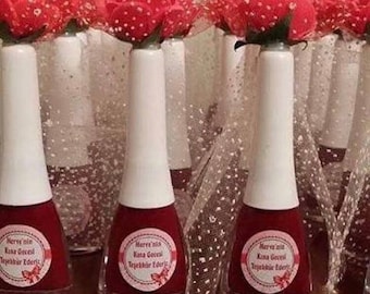 Red Nailpolish best for bridal shower