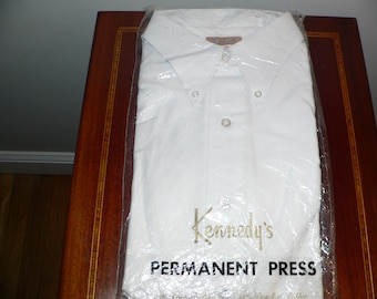 1960s Mens Long Sleeved White Dress Shirt Permament Press by Kennedy's of Boston / White Oxford Button Down Shirt
