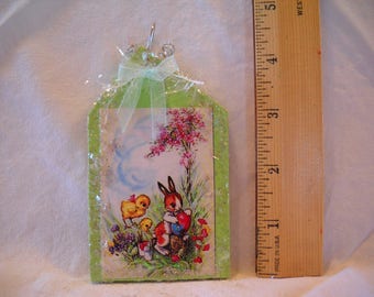 Easter ornament, Easter decoration, Handmade, Easter tree ornament, holiday decoration, seasonal, Easter ornaments, vintage images