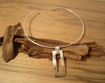 Round neck and 925 Silver Pendant set
