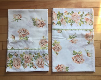 Vintage 1970s Peach Pink Rose Floral Pillowcases!