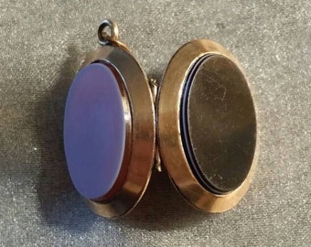 Gold-filled Banded Agate and Sardonyx Double Sided Locket Pendant circa 1860
