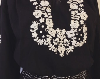 Rare vintage Hungarian cotton black and white embroidered folk peasant blouse hand smocked