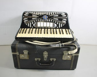 Borsini Danelli Accordion W/Case number 4 in the series